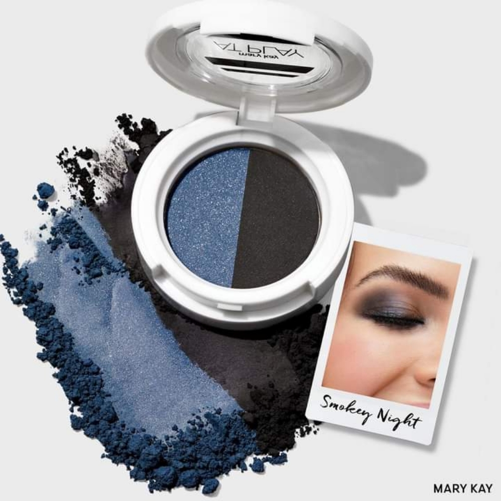 Mary kay At Play Duo Eyashadow ln Smokey Night.